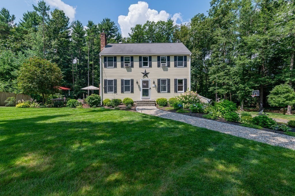 18 Debra Road Pembroke, MA 02359 - Photo 5 of 41 Gallery Image 5