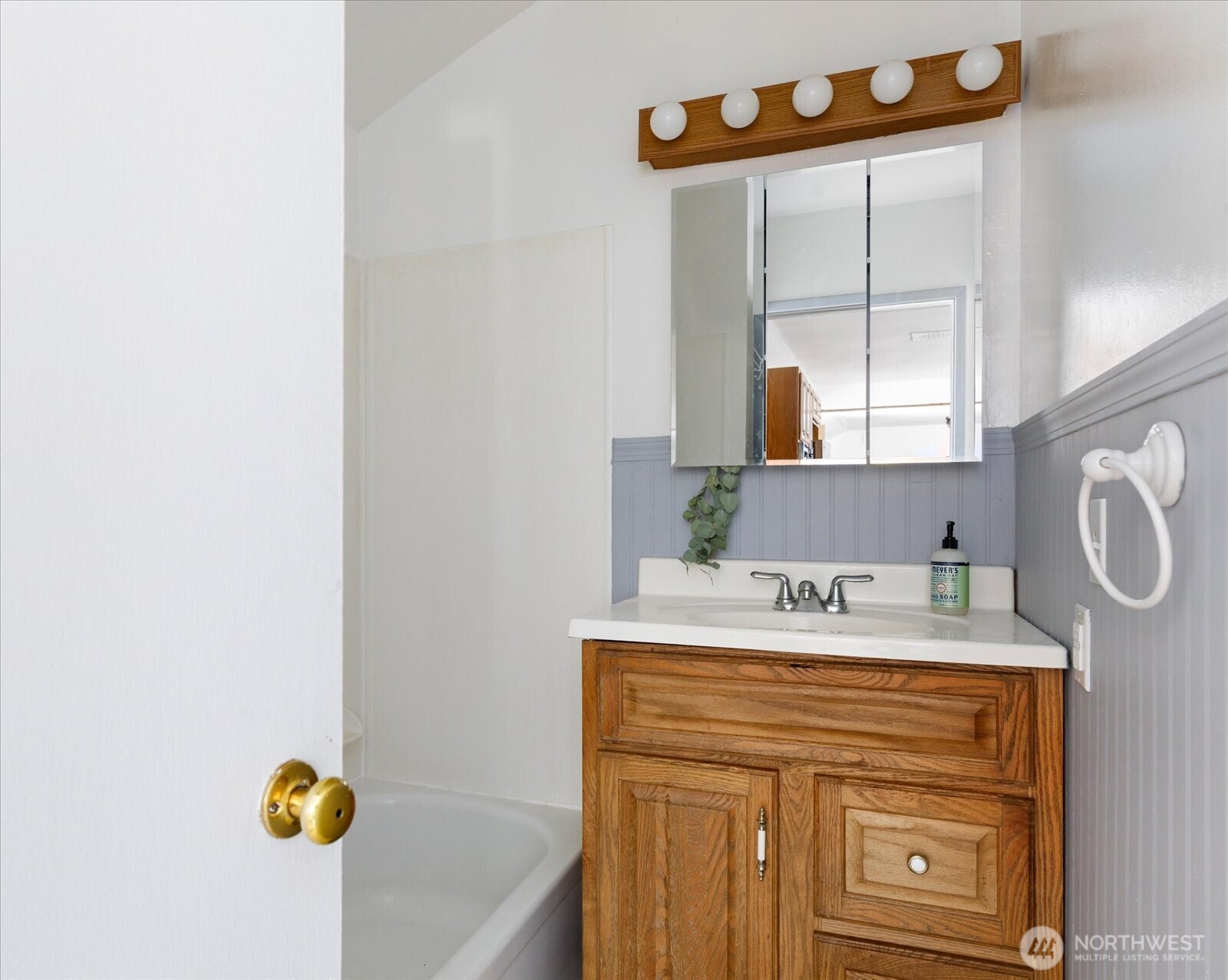 7380 Jewett Road Clinton, WA 98236 - Photo 19 of 34 Gallery Image 19