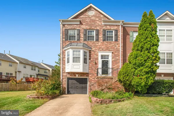 a view of a back yard of the house