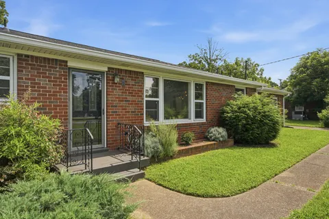 $669,900 | 2512 Meadowood Drive, Nashville, TN 37214