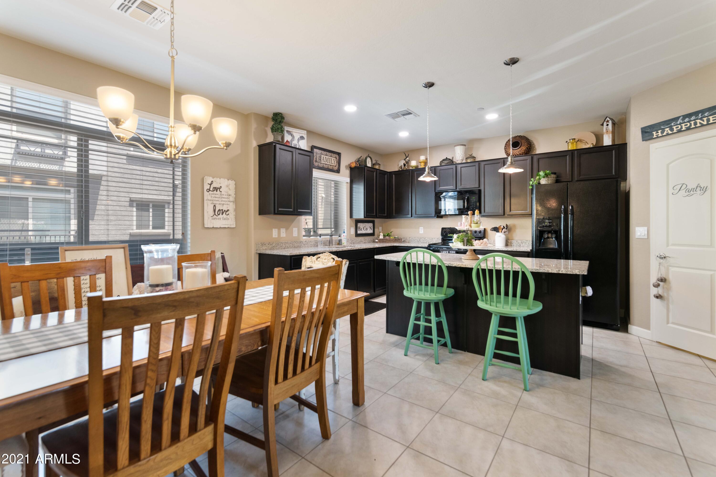 2150 West Alameda Road, Unit 1093 Phoenix, AZ 85085 - Photo 7 of 35 Kitchen