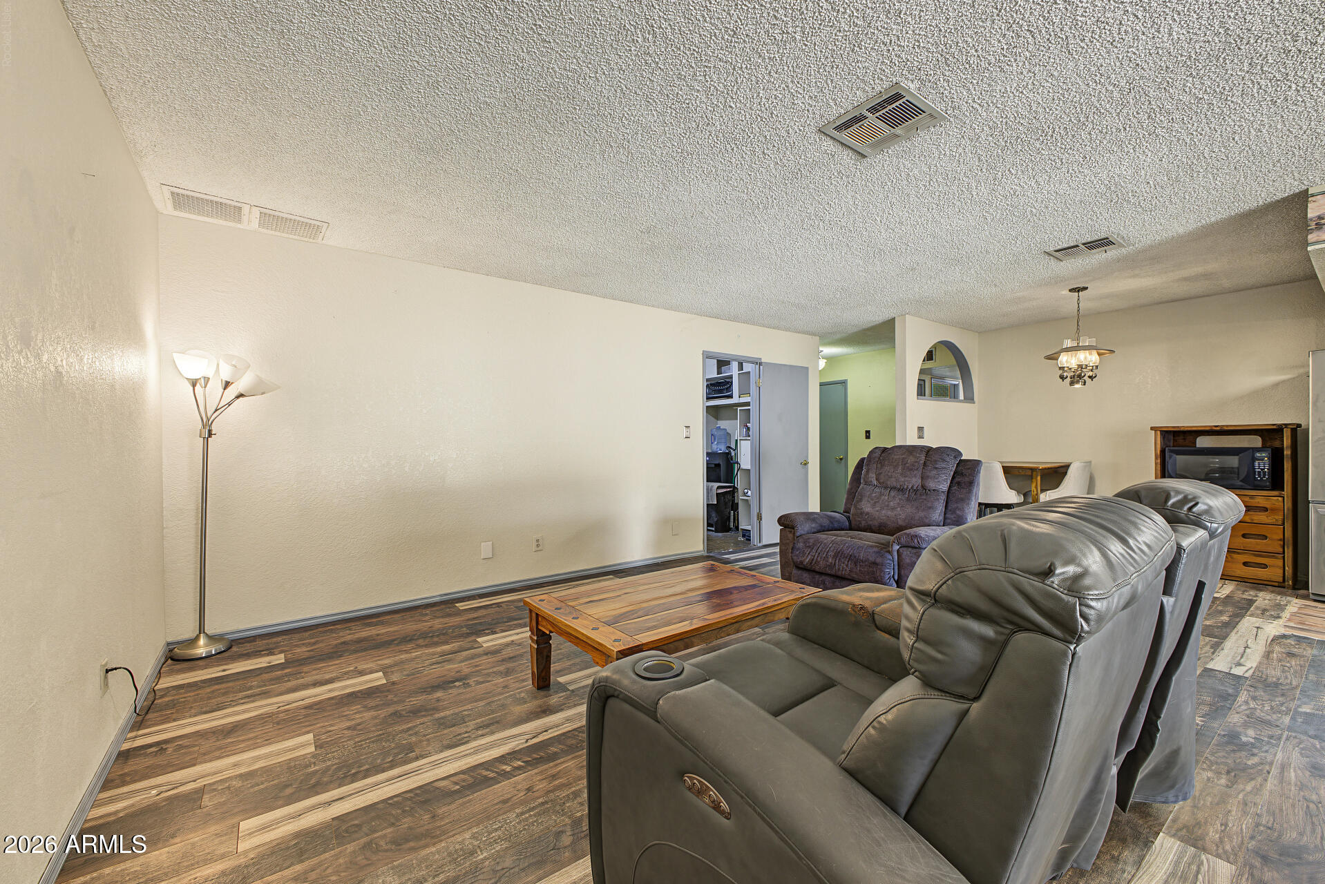 3040 West Phelps Road Phoenix, AZ 85053 - Photo 6 of 22 07 - Phelps