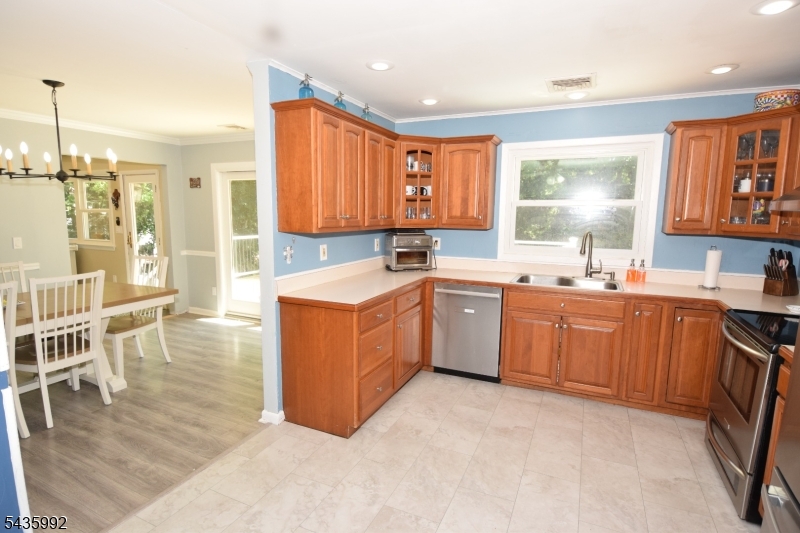 567 Foothill Road Bridgewater, NJ 08807 - Photo 14 of 37