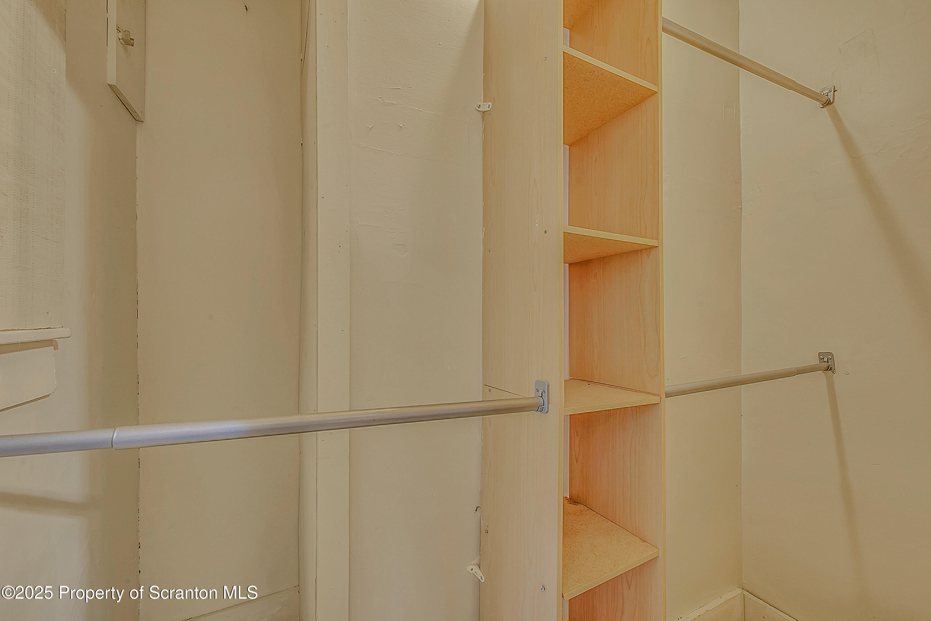 924 Snyder Avenue Scranton, PA 18504 - Photo 28 of 28 a view of a room