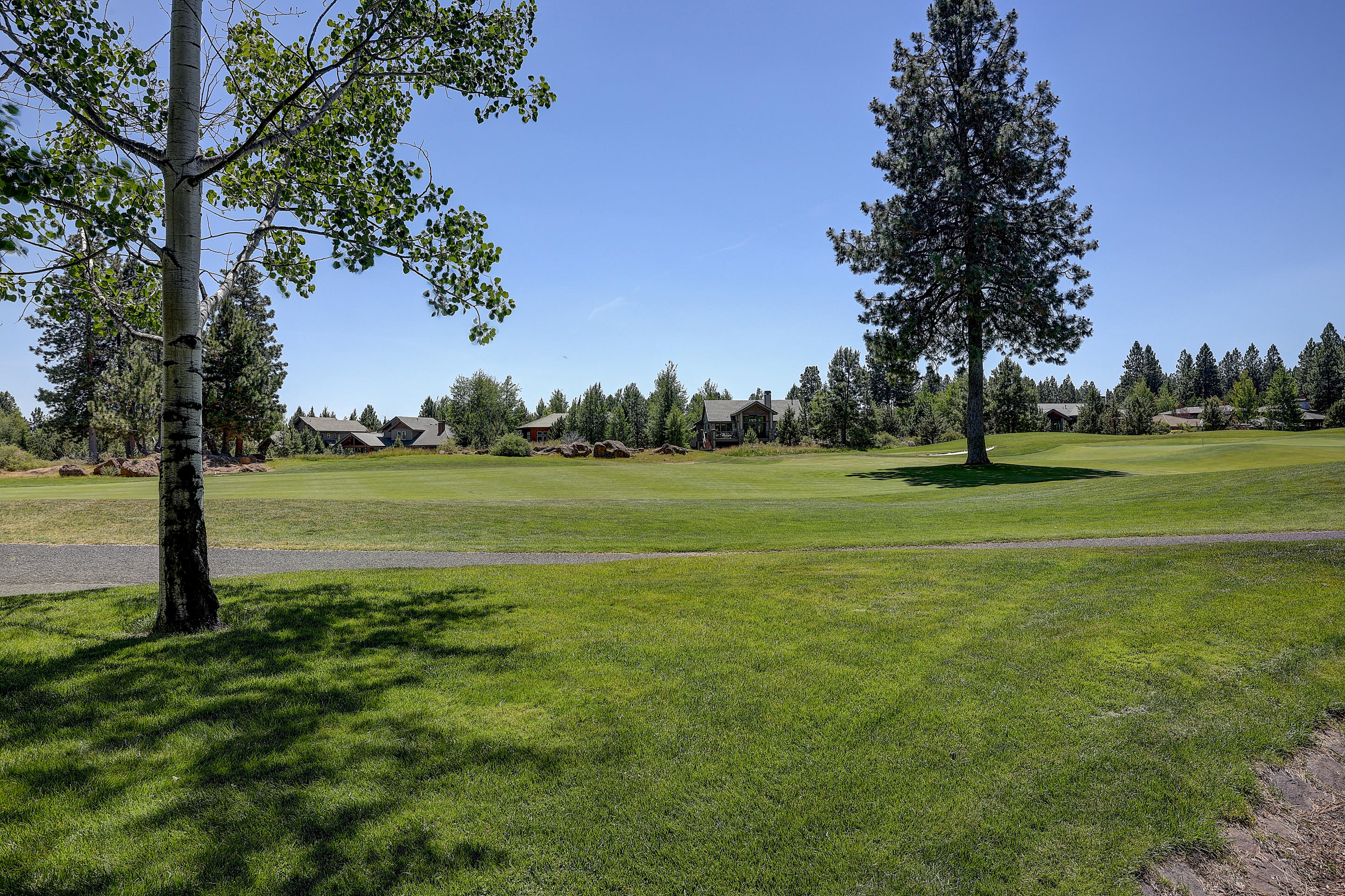 19574 Painted Ridge Loop, Unit 16 Bend, OR 97702 - Photo 36 of 43 Golf course