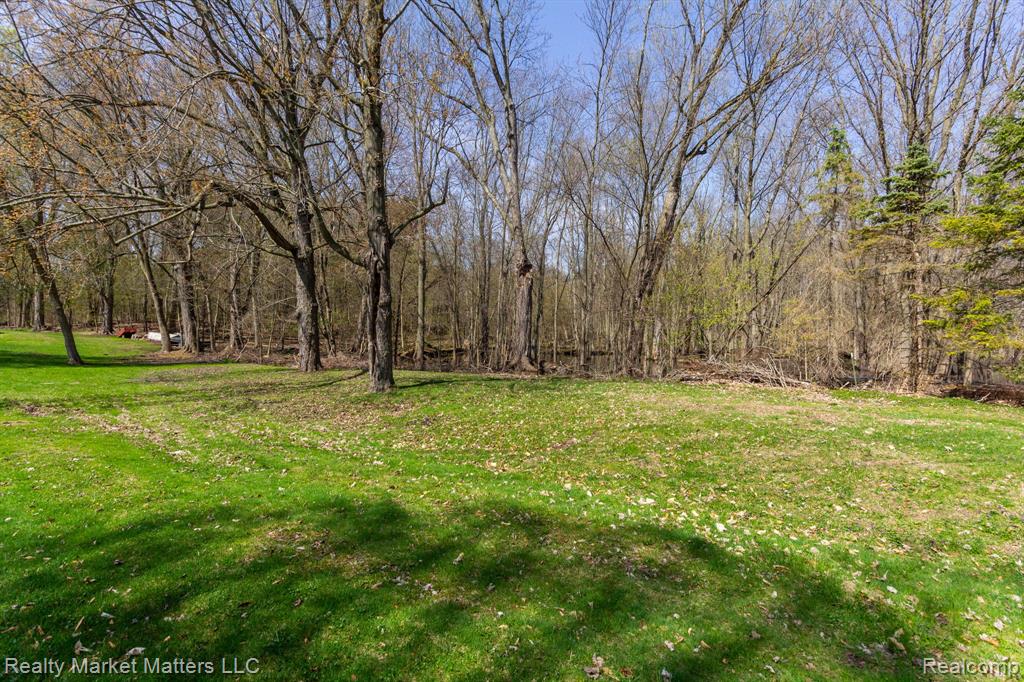 2543 Henry Road Lapeer, MI 48446 - Photo 19 of 30
