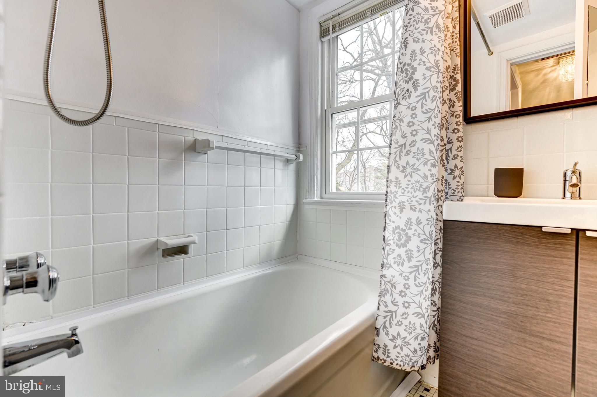 2010 Grace Church Road Silver Spring, MD 20910 - Photo 21 of 41 Full bath upstairs
