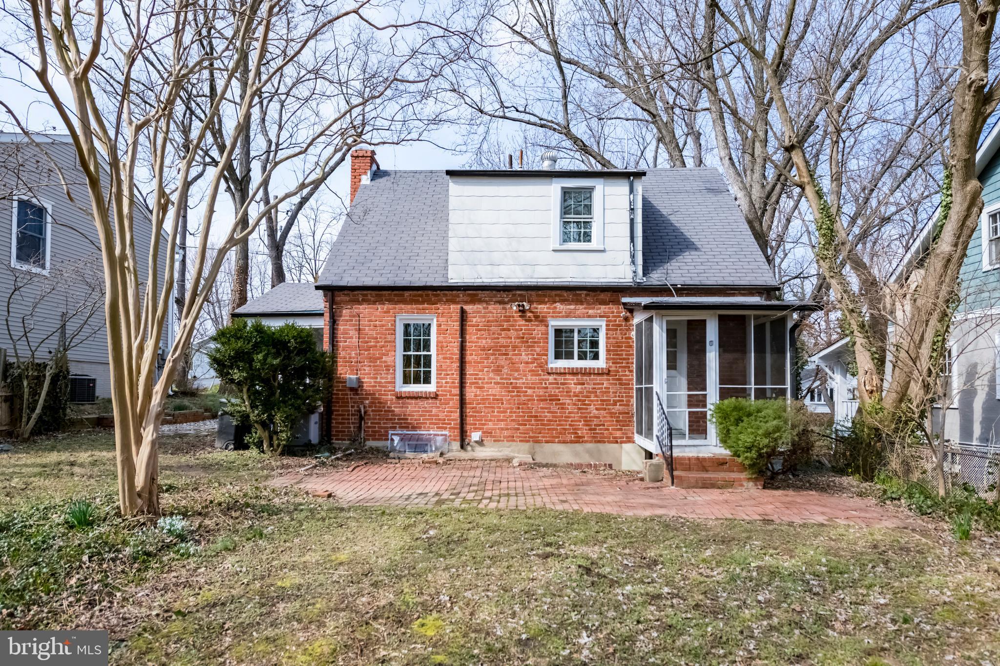 2010 Grace Church Road Silver Spring, MD 20910 - Photo 30 of 41 Huge yard