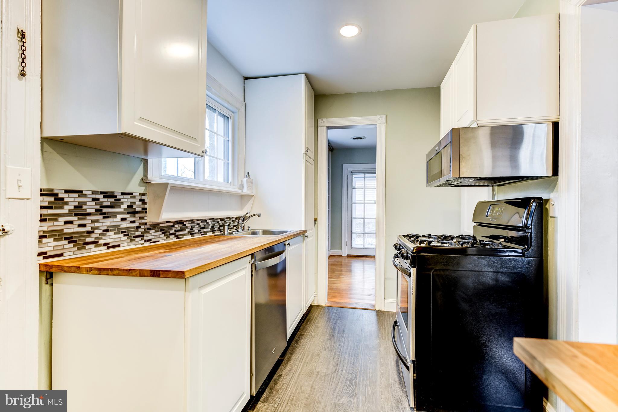 2010 Grace Church Road Silver Spring, MD 20910 - Photo 9 of 41 Kitchen