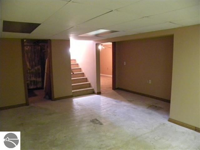 5075 South Vandecar Road Mount Pleasant, MI 48858 - Photo 18 of 20 1743246-17.JPG