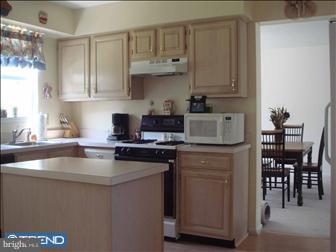 20 Chevy Chase Road Sicklerville, NJ 08081 - Photo 3 of 6 Kitchen