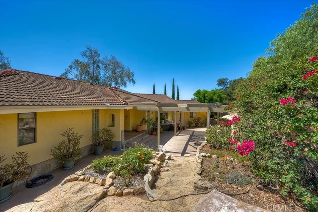 $1,400,000 | 4408 Brodea Lane, Fallbrook, CA 92028