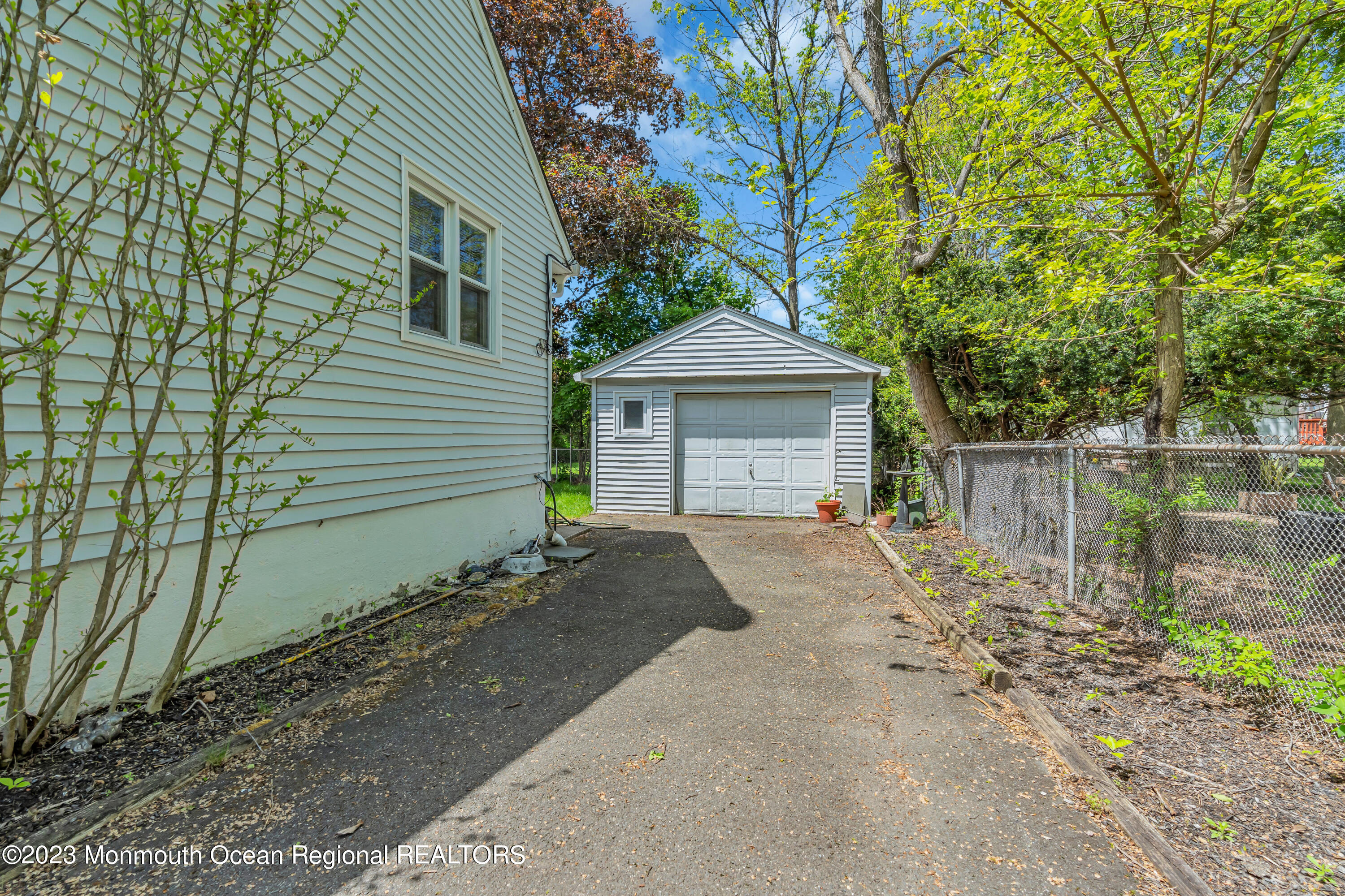 407 Berkshire Road Ridgewood, NJ 07450 - Photo 10 of 39 036_dsc02934