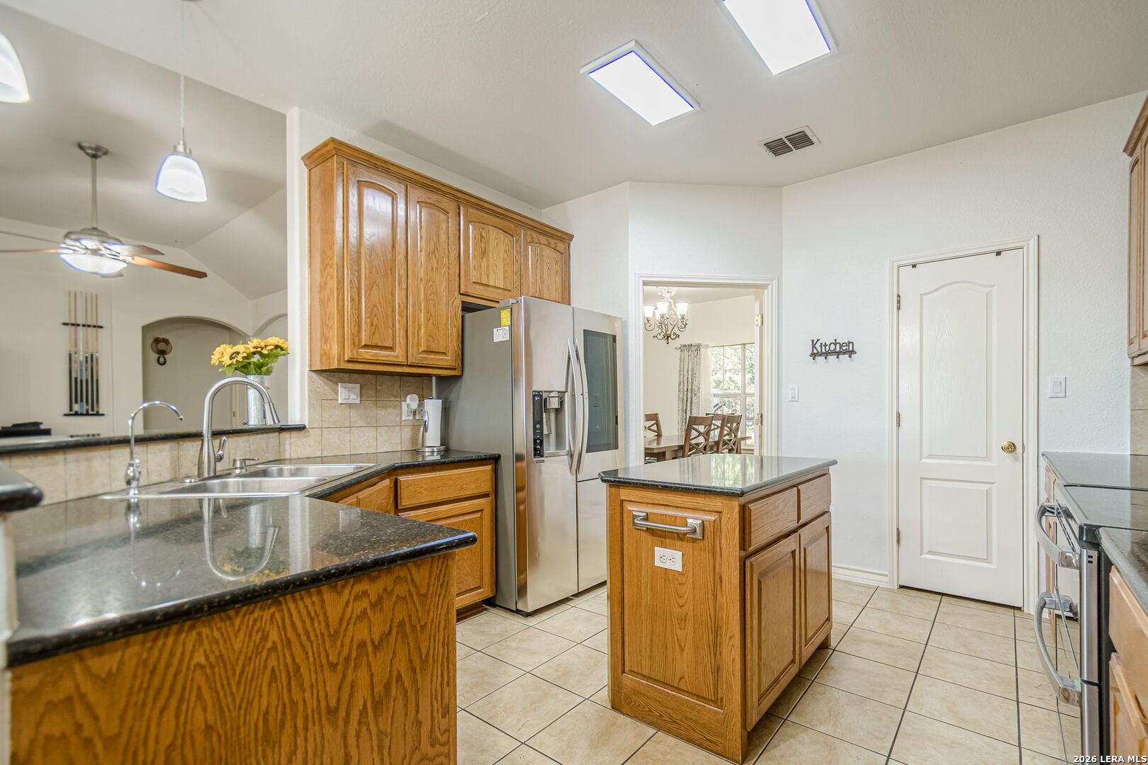 249 Lakeridge Loop Lakehills, TX 78063 - Photo 12 of 36