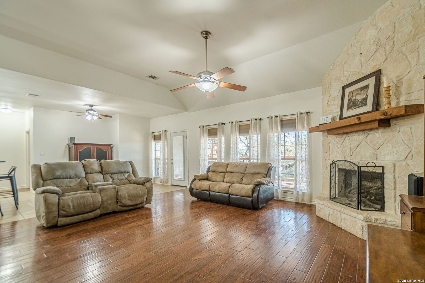 249 Lakeridge Loop Lakehills, TX 78063 - Photo 14 of 36