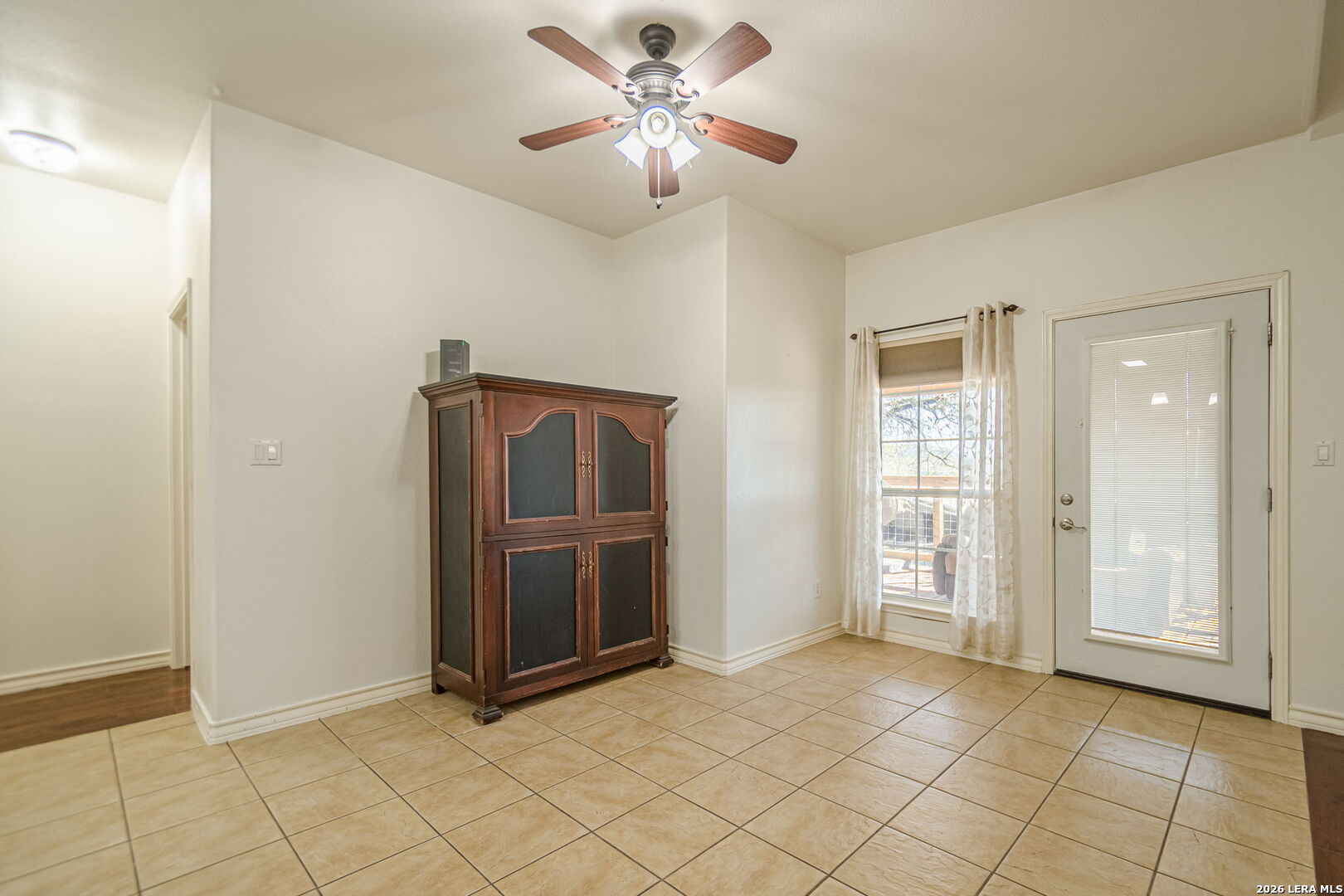 249 Lakeridge Loop Lakehills, TX 78063 - Photo 15 of 36