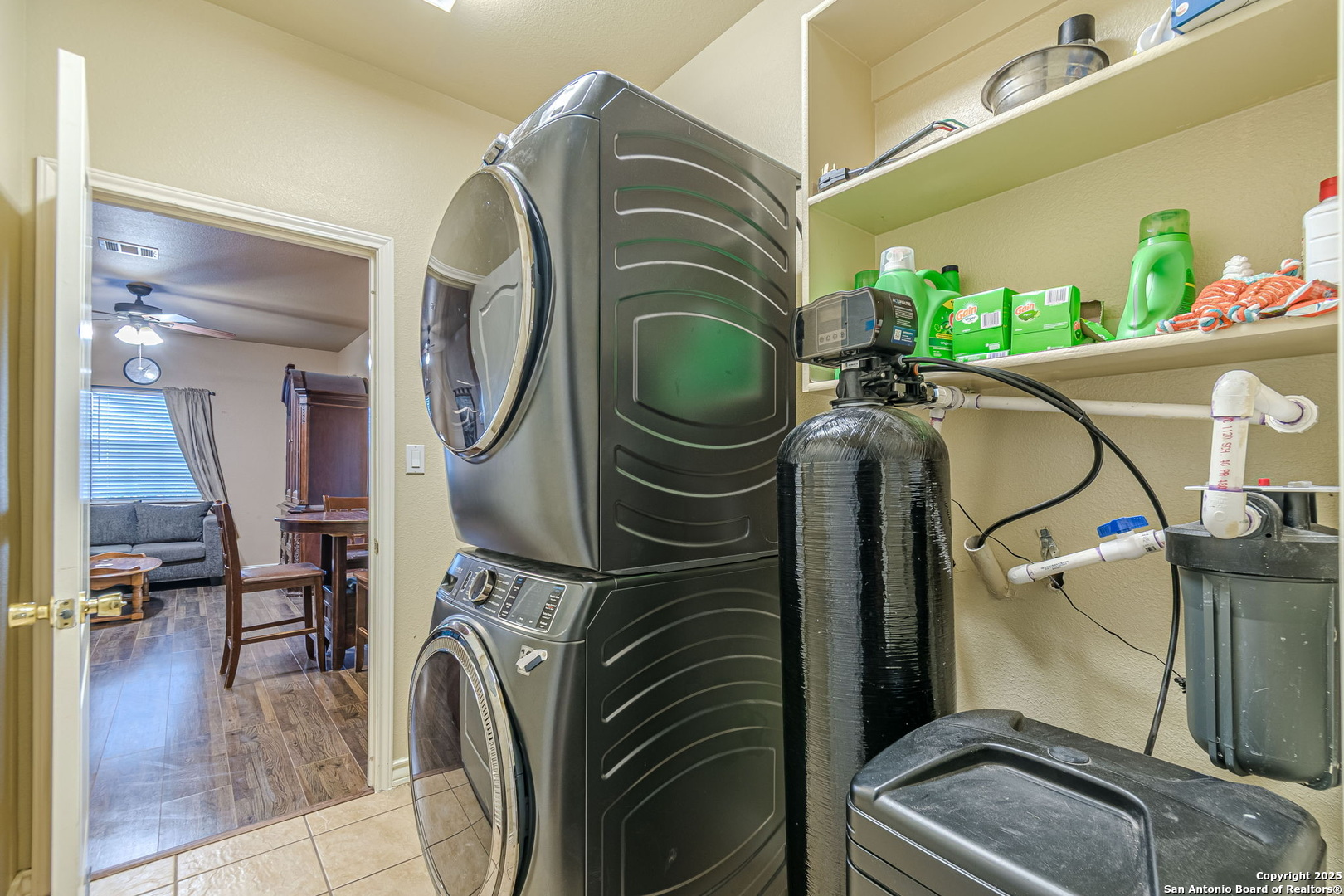 249 Lakeridge Loop Lakehills, TX 78063 - Photo 27 of 50 a utility room with dryer and washer