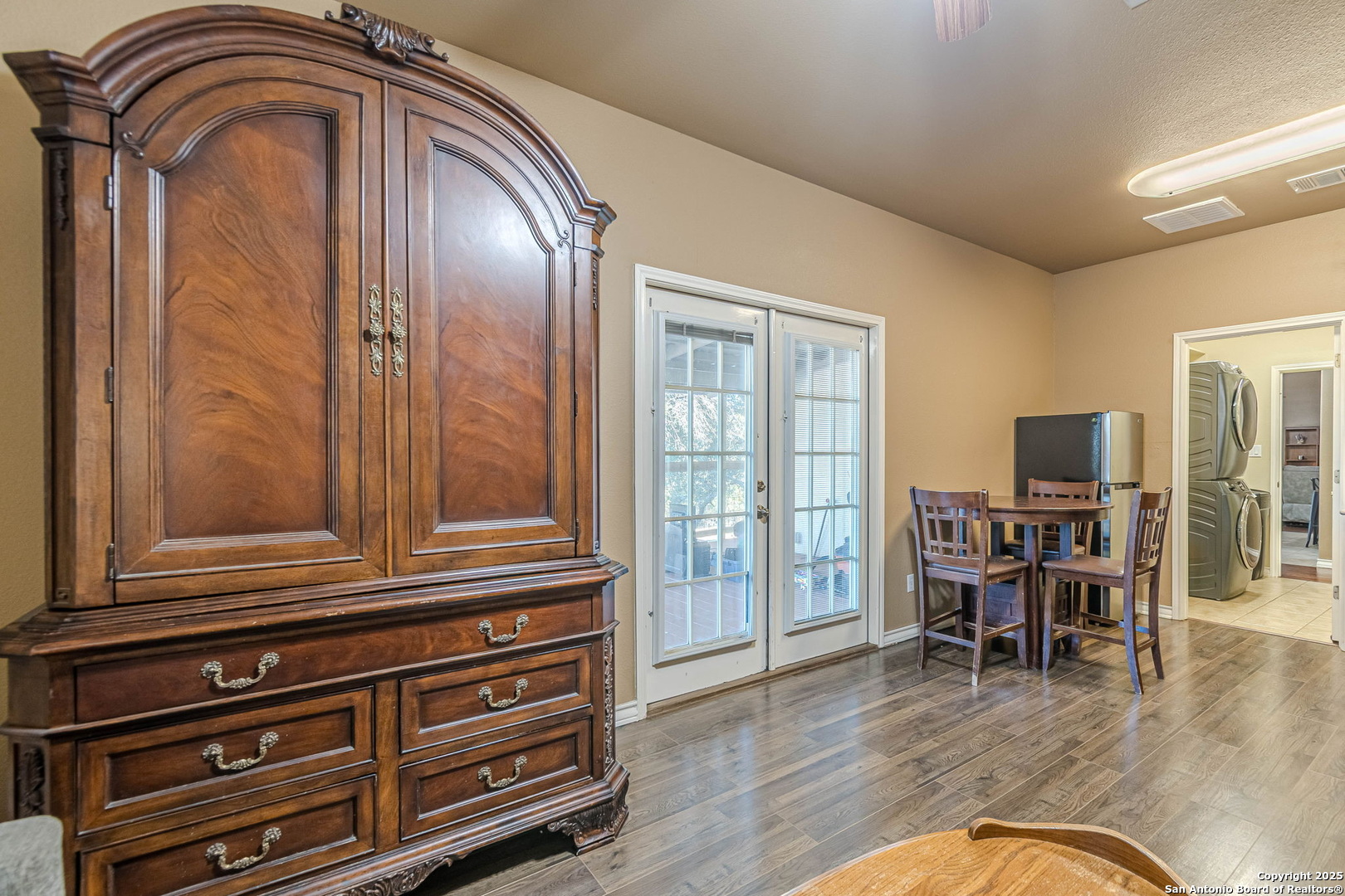 249 Lakeridge Loop Lakehills, TX 78063 - Photo 29 of 50 a living room with furniture and wooden floor