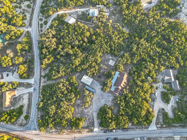 $639,990 | 249 Lakeridge Loop, Lakehills, TX 78063