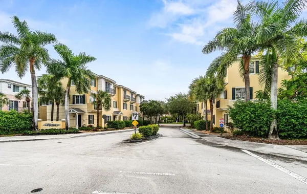 $4,250 | 536 North West 39th Circle, Boca Raton, FL 33431
