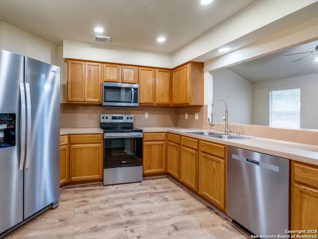 $1,875 | 510 Maricopa Drive, Canyon Lake, TX 78133