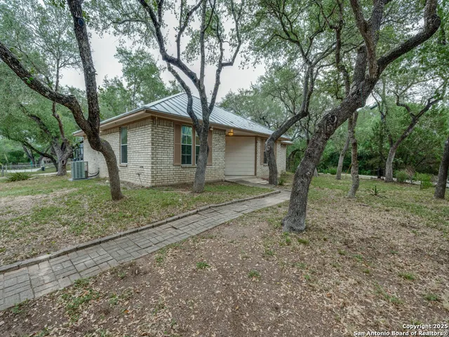$1,875 | 510 Maricopa Drive, Canyon Lake, TX 78133