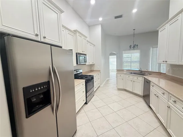$425,000 | 6817 Cromwell Garden Drive, Apollo Beach, FL 33572