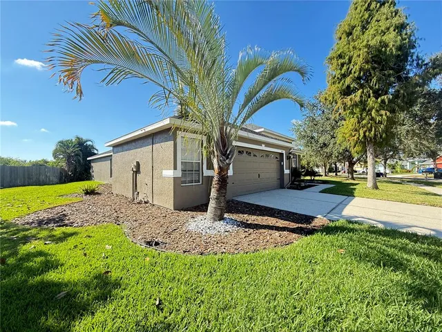 $425,000 | 6817 Cromwell Garden Drive, Apollo Beach, FL 33572