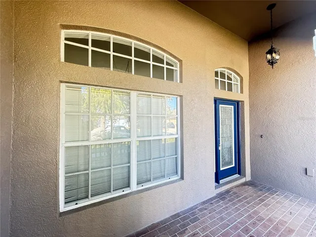 $425,000 | 6817 Cromwell Garden Drive, Apollo Beach, FL 33572