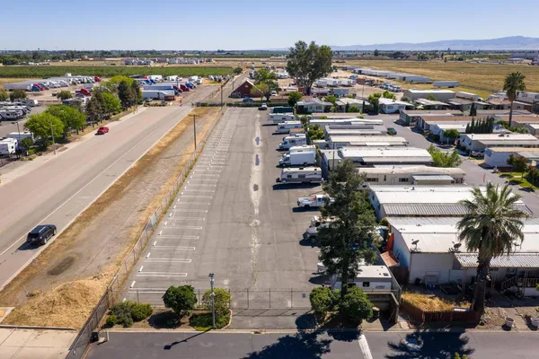 $149,950 | 1830 East Yosemite Avenue, Unit 116, Manteca, CA 95336