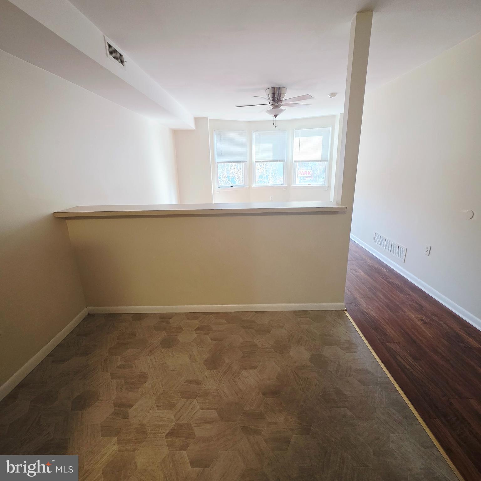 532 South 15th Street, Unit 2 Philadelphia, PA 19146 - Photo 5 of 11 an empty room with a window