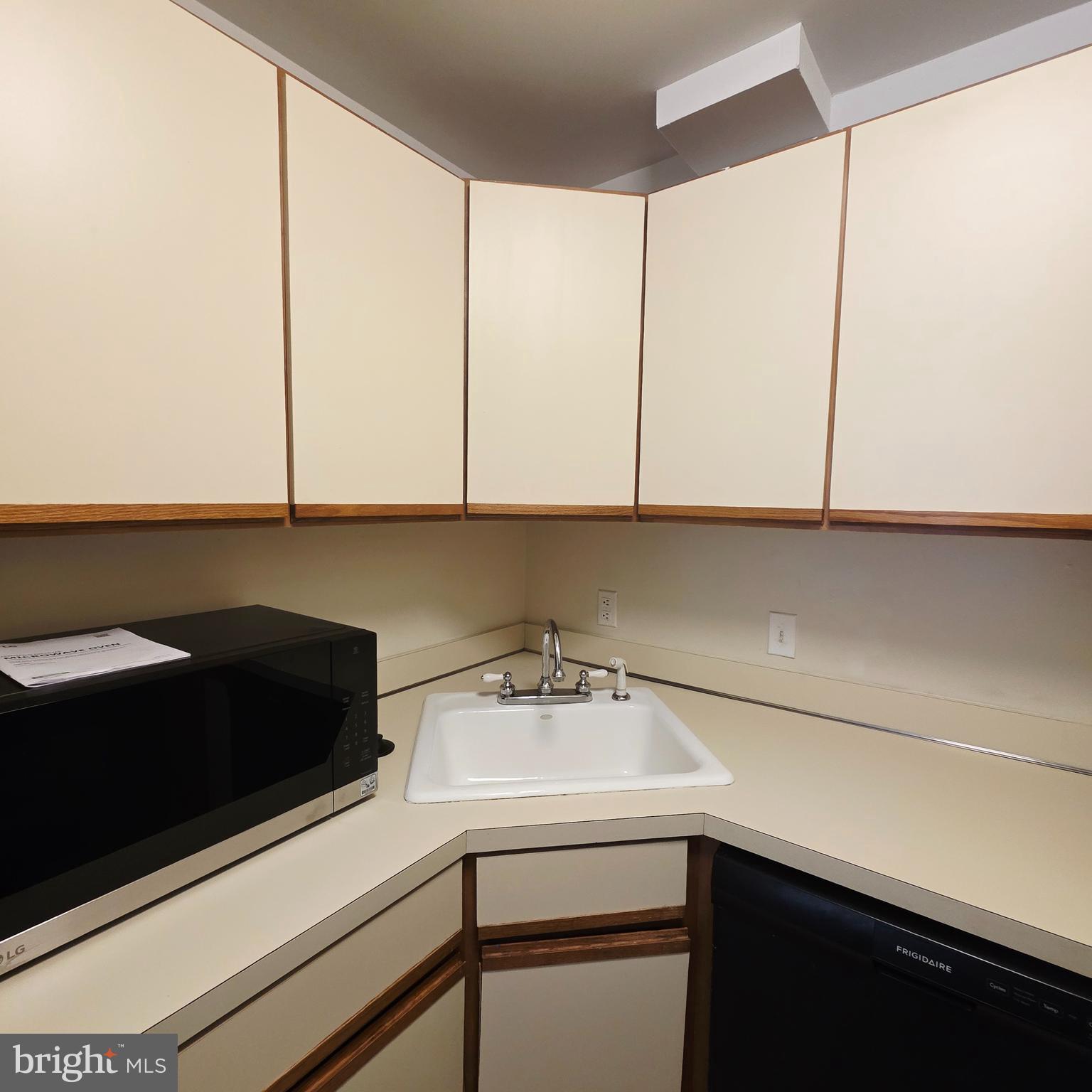 532 South 15th Street, Unit 2 Philadelphia, PA 19146 - Photo 8 of 11 a sink with a cabinet