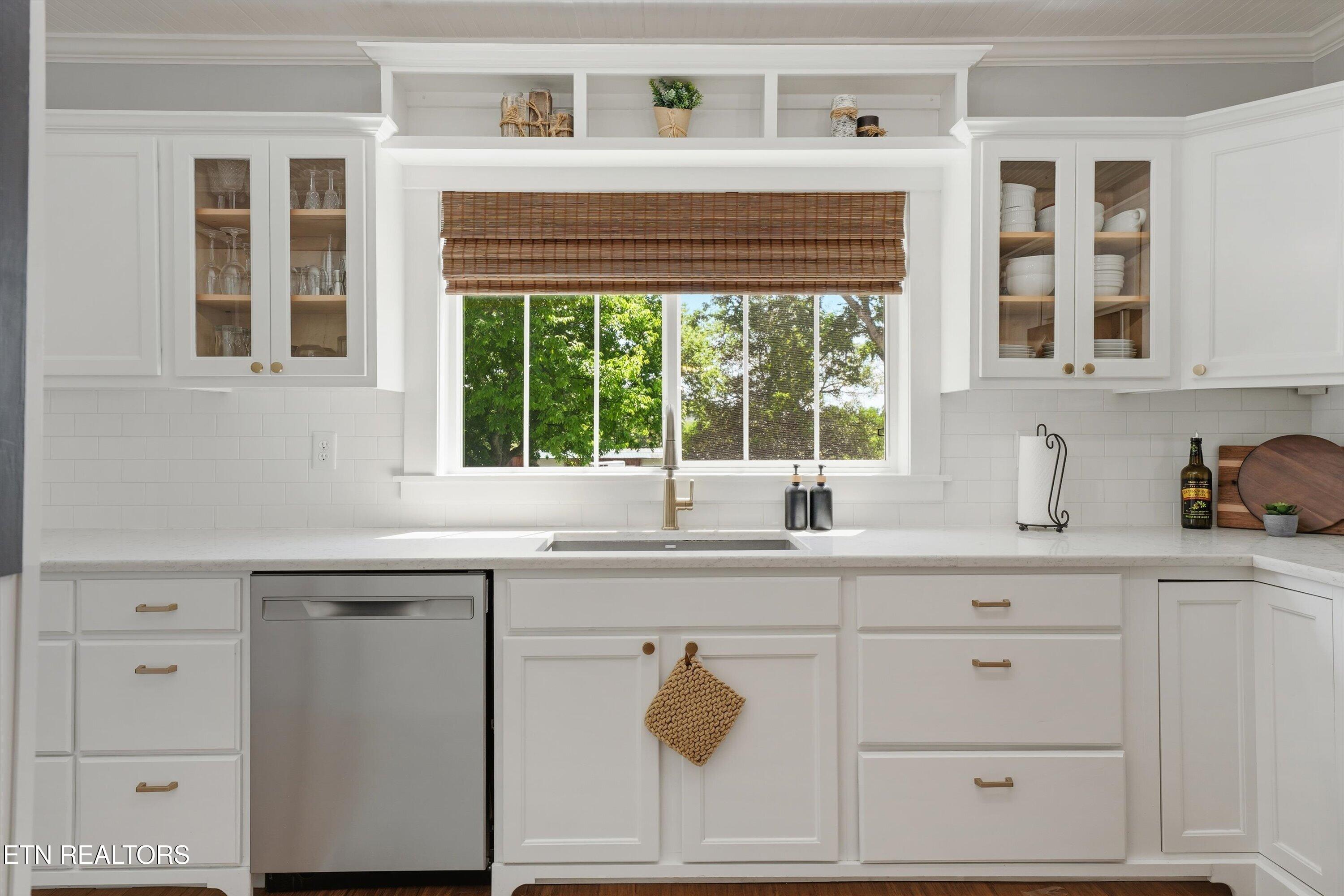 930 Gregg Road Friendsville, TN 37737 - Photo 5 of 48 Kitchen