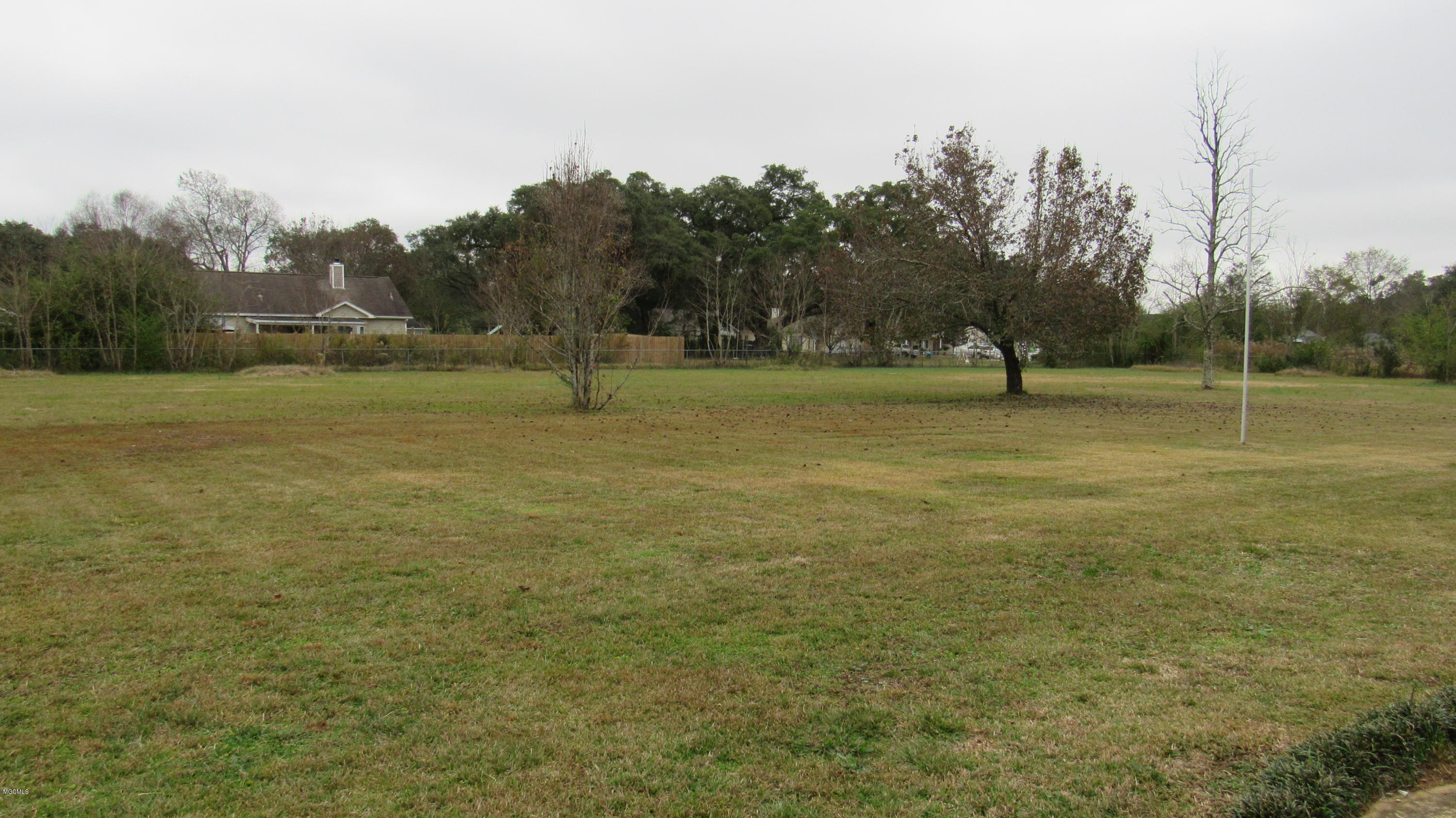 16283 Robinson Road Gulfport, MS 39503 - Photo 3 of 38 FRONT YARD VIEW 2
