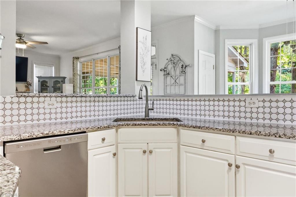 1914 Treyburn Lane High Point, NC 27265 - Photo 22 of 48 Stainless Steel Appliances