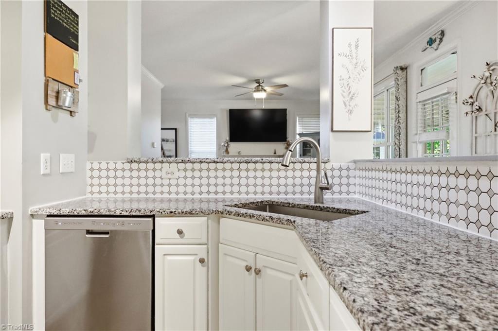 1914 Treyburn Lane High Point, NC 27265 - Photo 24 of 48 Granite Countertops