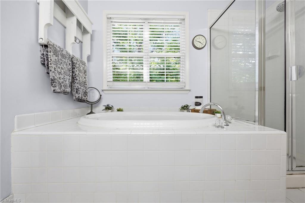 1914 Treyburn Lane High Point, NC 27265 - Photo 30 of 48 Garden Tub