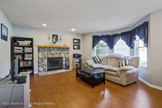 4 Acadia Lane Howell, NJ 07731 - Photo 19 of 36 18Family Room