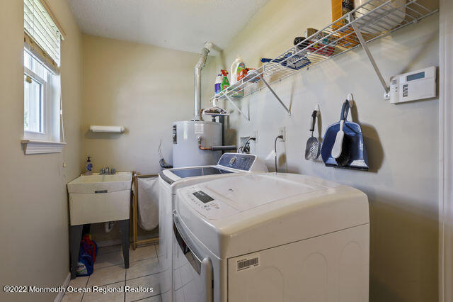 4 Acadia Lane Howell, NJ 07731 - Photo 31 of 36 30Laundry Room