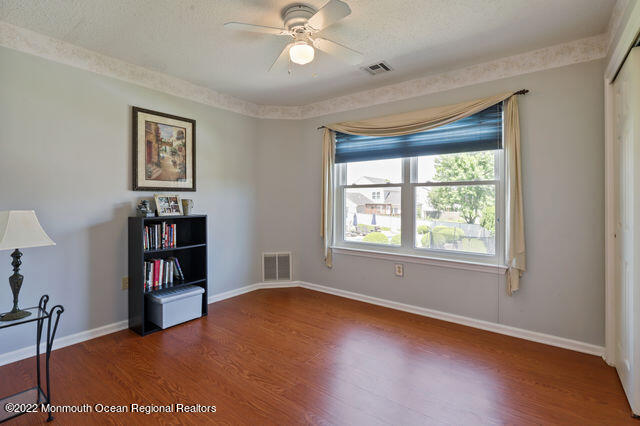 4 Acadia Lane Howell, NJ 07731 - Photo 7 of 36 06Library