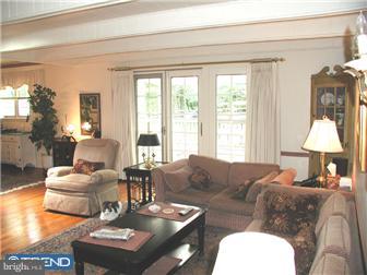 426 Wingate Road Huntingdon Valley, PA 19006 - Photo 4 of 12 Living Room