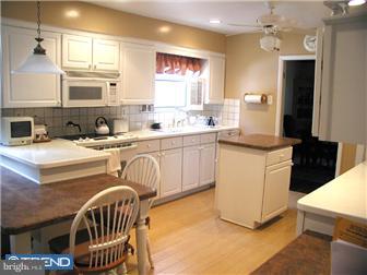 426 Wingate Road Huntingdon Valley, PA 19006 - Photo 6 of 12 Kitchen