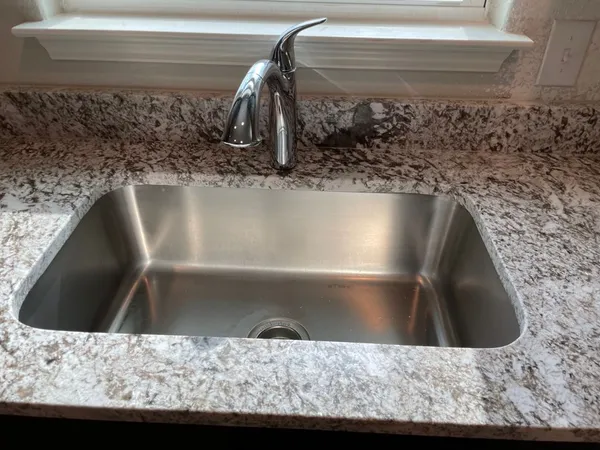 $1,900 | 109 Declaration Lane, Liberty Hill, TX 78642