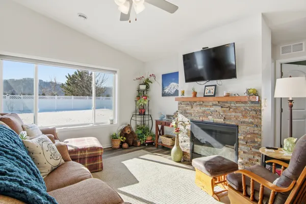 $359,000 | 918 21st Street, Wabasha, MN 55981
