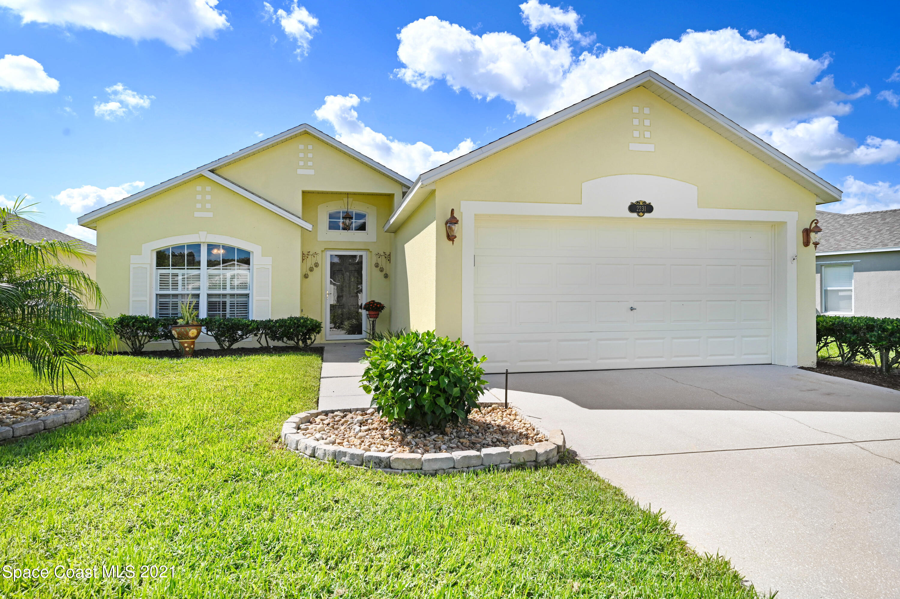 2231 Spring Creek Circle Palm Bay, FL 32905 - Photo 3 of 51 DSC_3884