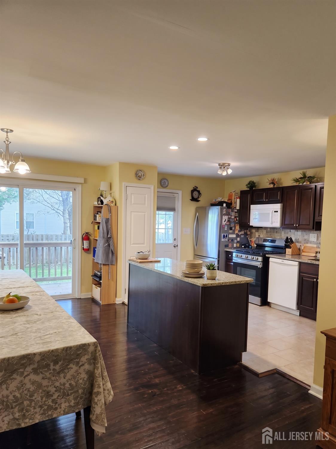 344 High Street Perth Amboy, NJ 08861 - Photo 5 of 34