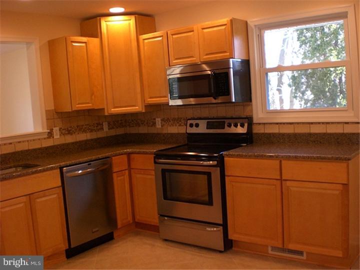 1801 Ridgeview Drive Coatesville, PA 19320 - Photo 3 of 9 Gallery Image 3