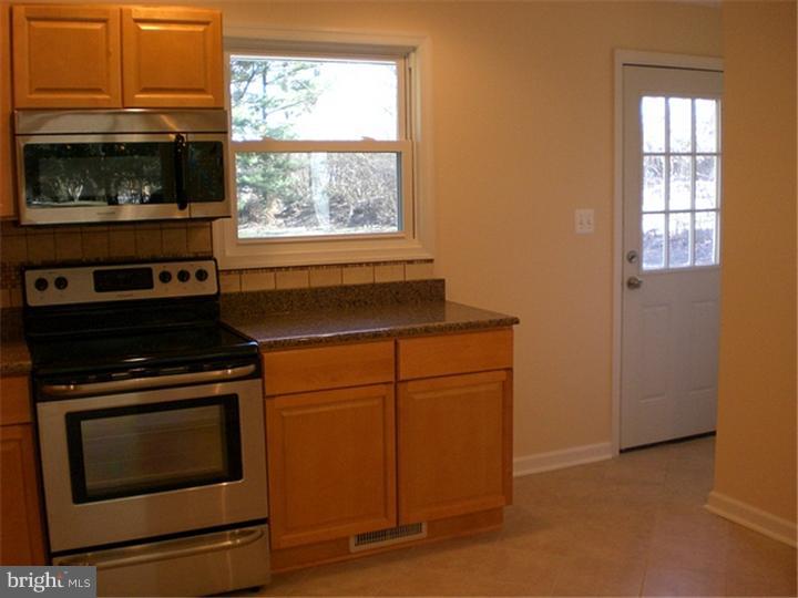 1801 Ridgeview Drive Coatesville, PA 19320 - Photo 4 of 9 Gallery Image 4