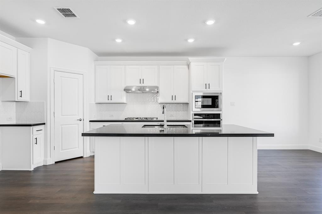 3309 Little Bluestem Road Celina, TX 75009 - Photo 2 of 40 3309 Little Bluestem ~ Ready Now