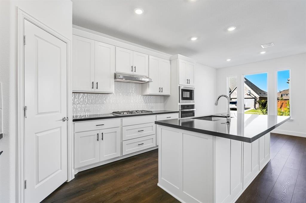 3309 Little Bluestem Road Celina, TX 75009 - Photo 3 of 40 3309 Little Bluestem ~ Ready Now